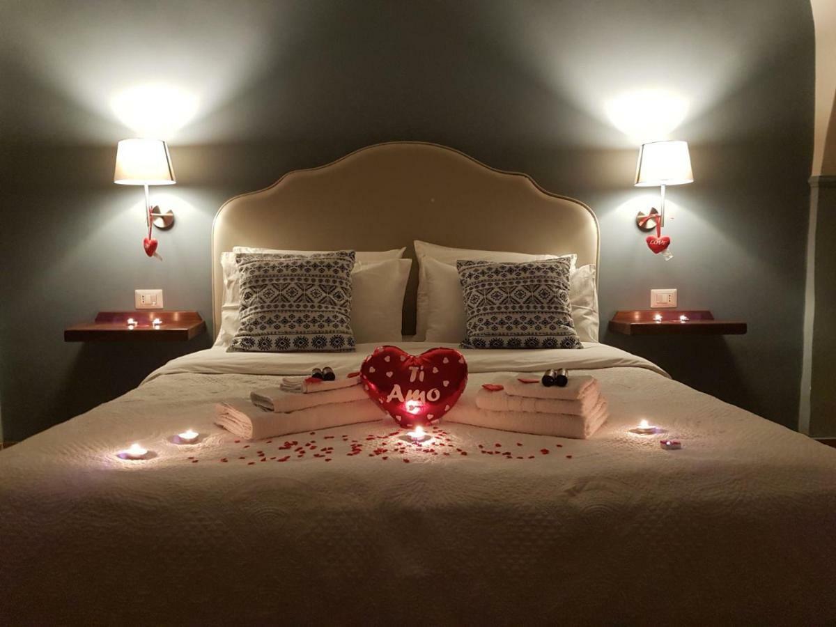 נאפולי Aragonese Luxury Rooms מראה חיצוני תמונה